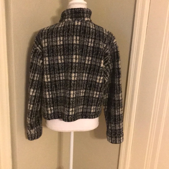 Black/White waist length jacket size medium. - Picture 3 of 4